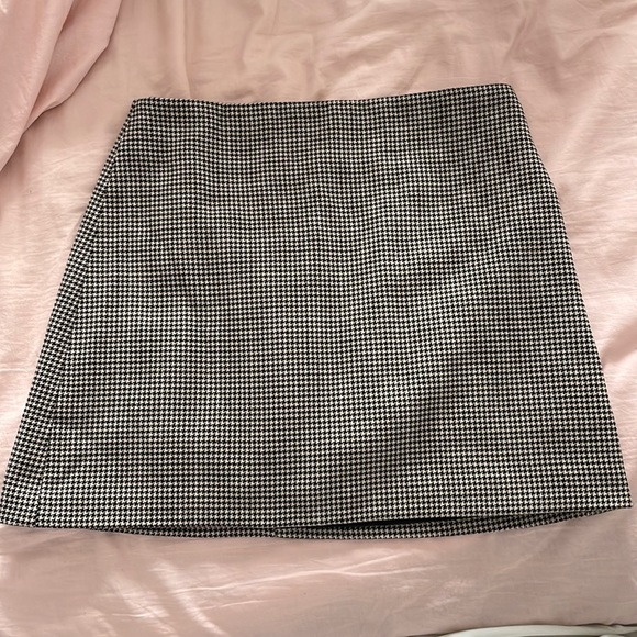 Mini Skirt from H&M. Never worn. Brand New - Picture 1 of 3
